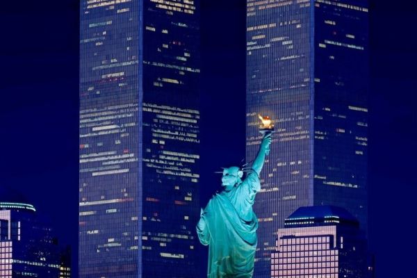 new-york-city-statue-of-liberty-and-world-trade-center-at-night-2012502AAF5E89E-4628-1B72-452C-454B540CA26C.jpg